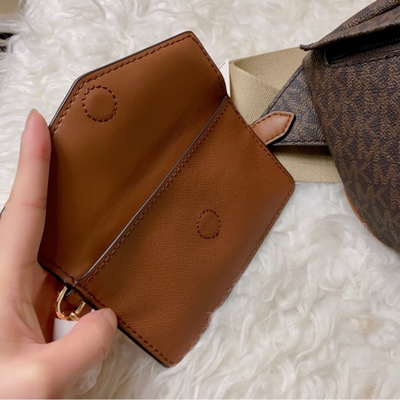 Michael Kors Maisie Large Logo 2-in-1 Sling Pack - Picture 14 of 14